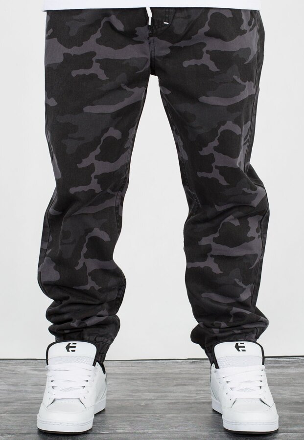 Spodnie Mass Jogger Signature Sneaker Fit black camo